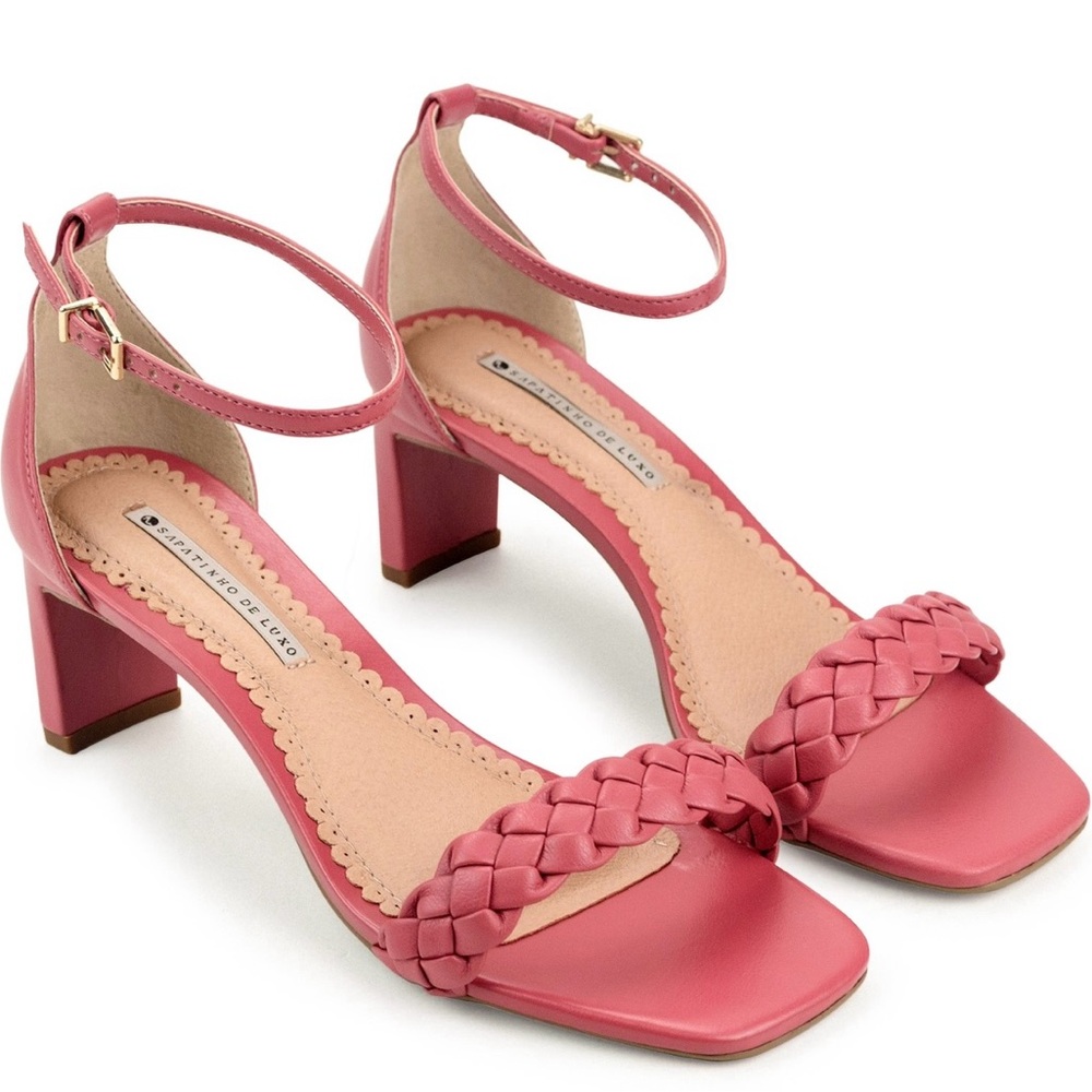 Braided vegan leather slim
Block Heels size 7 new in box mauve pink